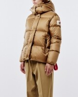 after label kipnuk jacket beige