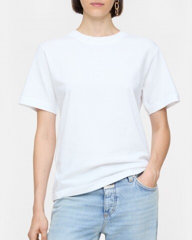 closed  t-shirt