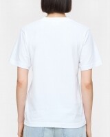 closed  t-shirt wit